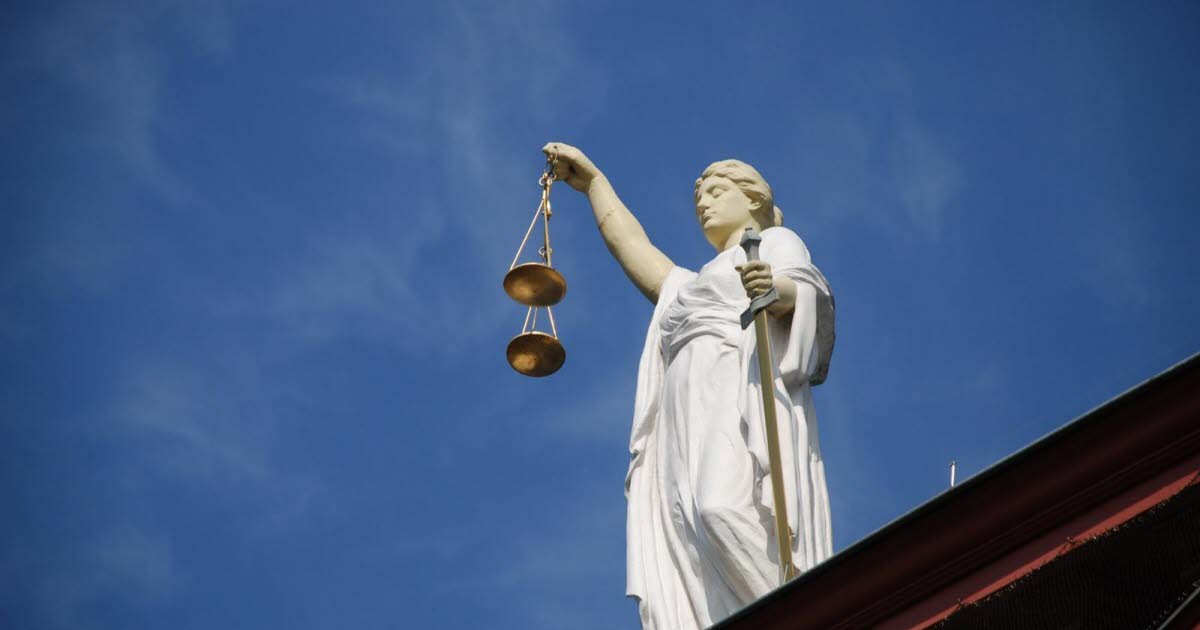 Strasbourg. ll pointe un couteau de cuisine vers sa compagne, sa mère le désarme