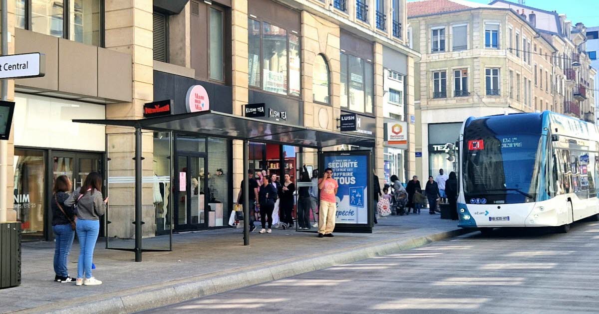 bancs et valideurs en vue pour certaines stations
