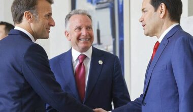 Guerre en Ukraine. Le chef de la diplomatie américaine et le bras droit de Zelensky reçus à Paris