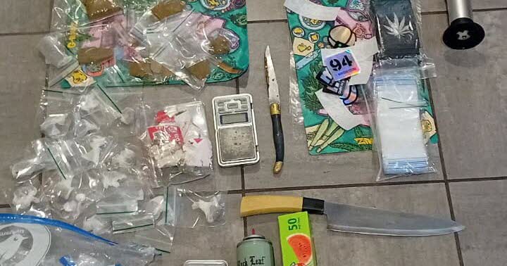 2 kg de cannabis, 80 g de cocaïne et 4 000 € saisis
