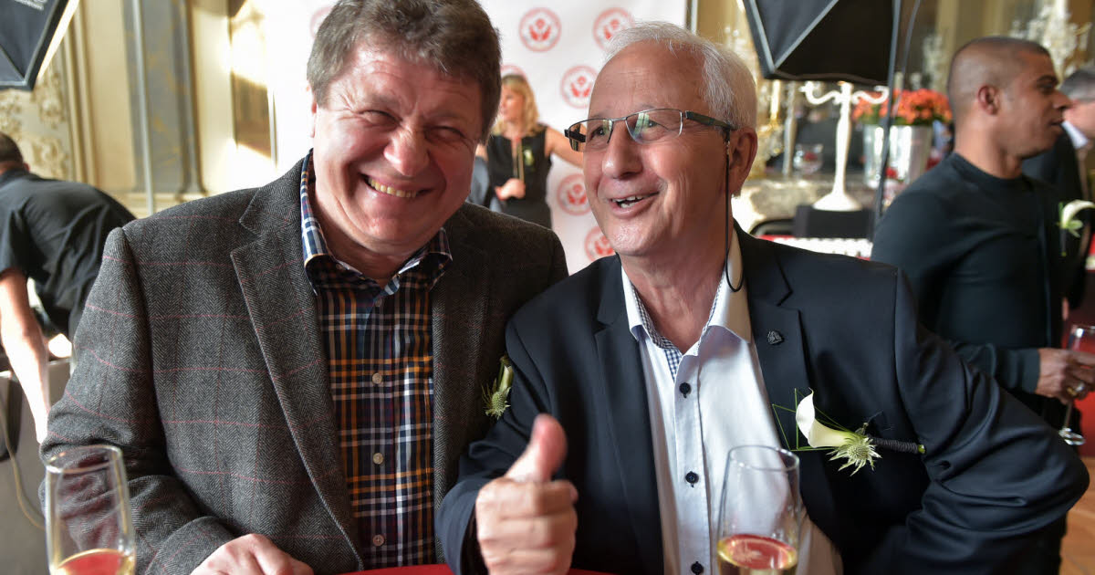 Omnisports Deux anciens de l’AS Nancy Lorraine qui prennent de la bouteille, des albums photos et le VNVB à la télé… On en parle au café des sports !
