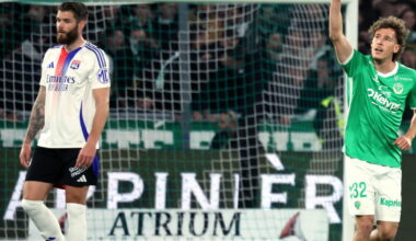 Saint-Étienne remporte le derby face à Lyon après une soirée dingue !