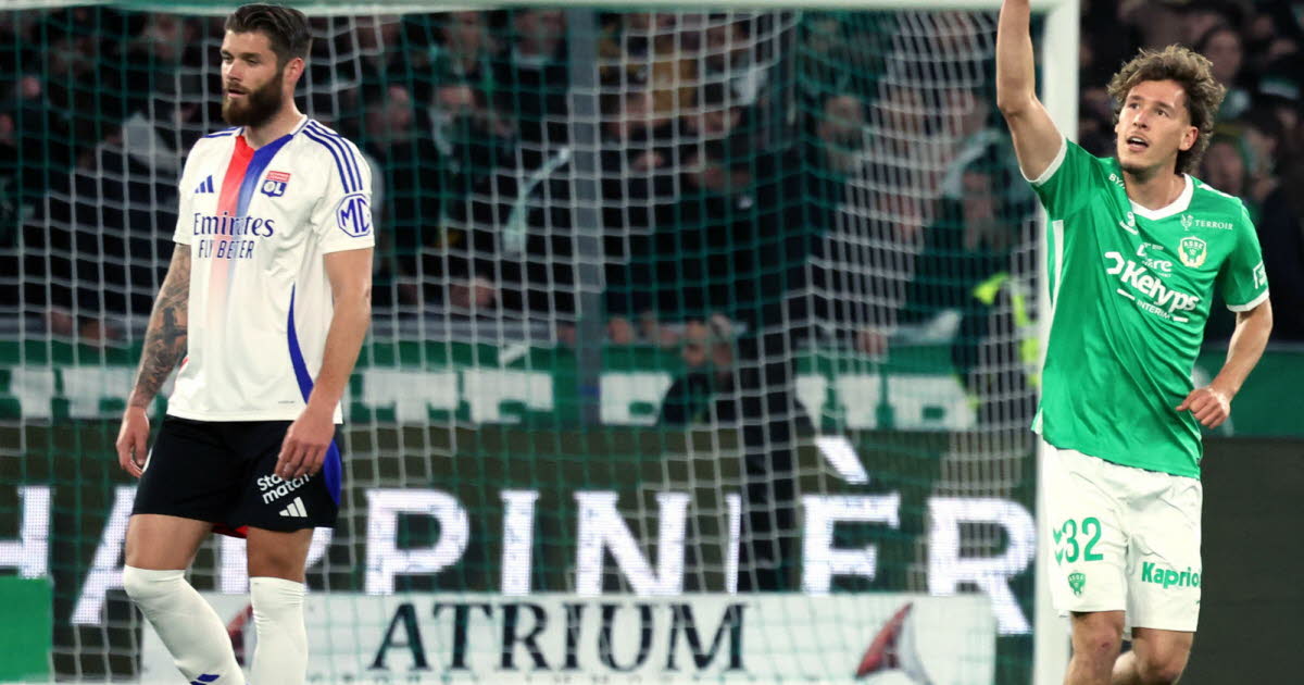 Saint-Étienne remporte le derby face à Lyon après une soirée dingue !