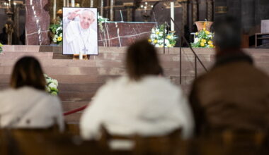 les prières ont résonné dans la cathédrale