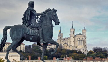 Lyon. Estimée à plus de 200 000 €, la réplique de la statue de Louis XIV s'envole aux enchères