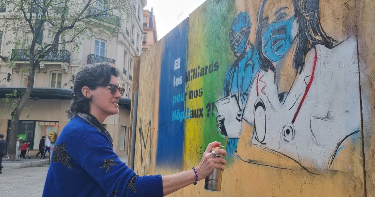 Lyon. Avec sa fresque dédiée aux soignants, elle veut être « la goutte d’eau qui fait déborder le vase »