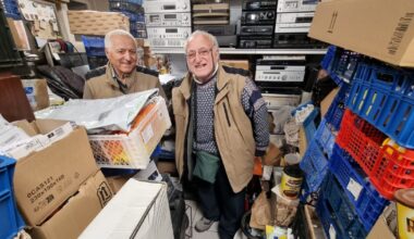 Loire. Magnétoscopes, radios, télés... Ce commerçant de Saint-Chamond vide son magasin d'électroménager vintage