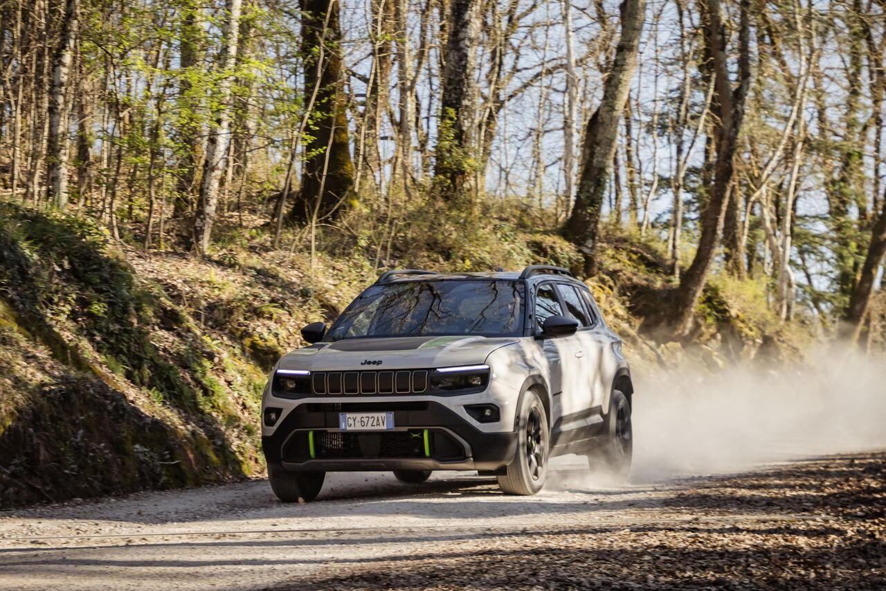 Jeep Avenger 4xe, le petit SUV au caractère aventurier