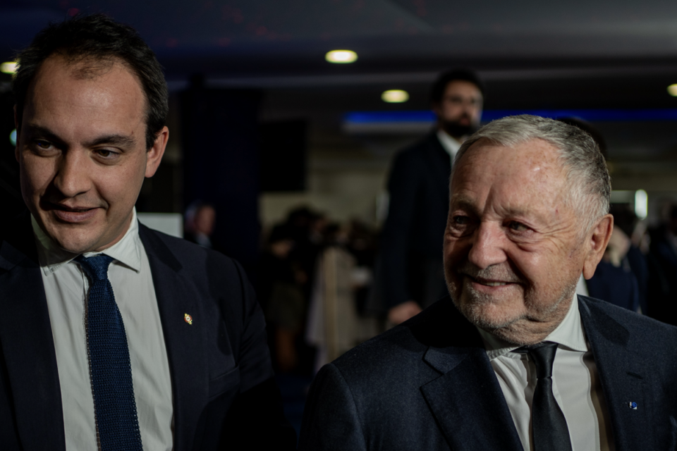 Pierre Oliver (à droite) et Jean-Michel Aulas discutent en vue des élections municipales.