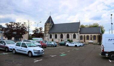 Saint-Étienne-du-Rouvray. Plus verte mais toujours avec du stationnement, la place de l'église bientôt refaite