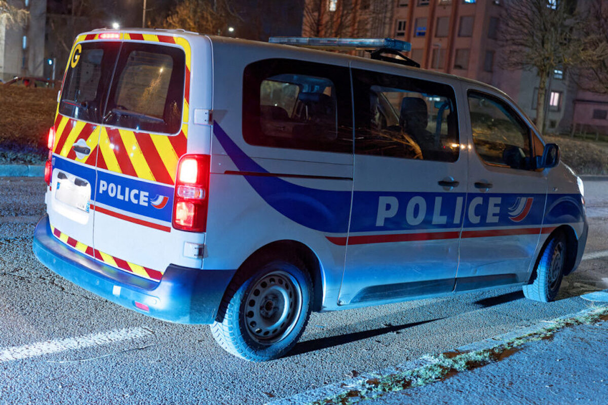 nue et en transe, une femme "très connue des services de police" prise en charge par les pompiers