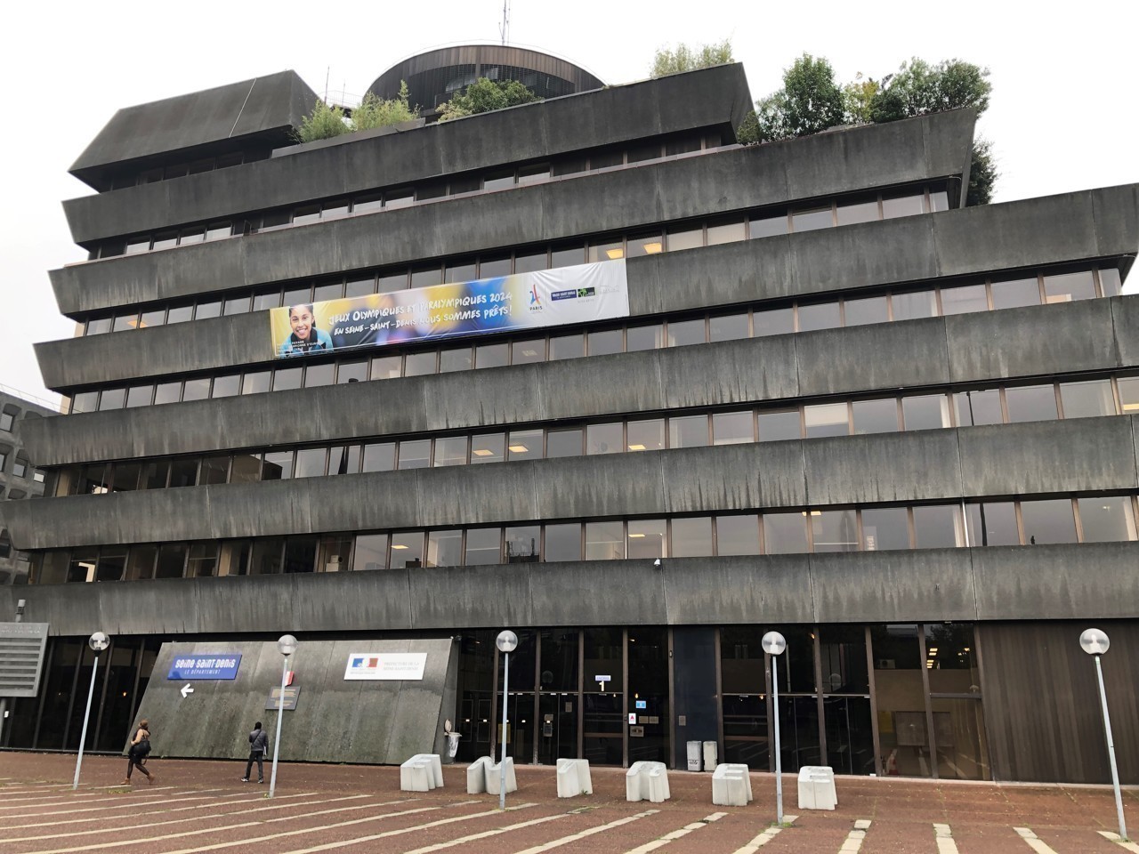 Interpellée par des députés LFI, la préfecture de Seine-Saint-Denis réfute le "fichage" des étrangers