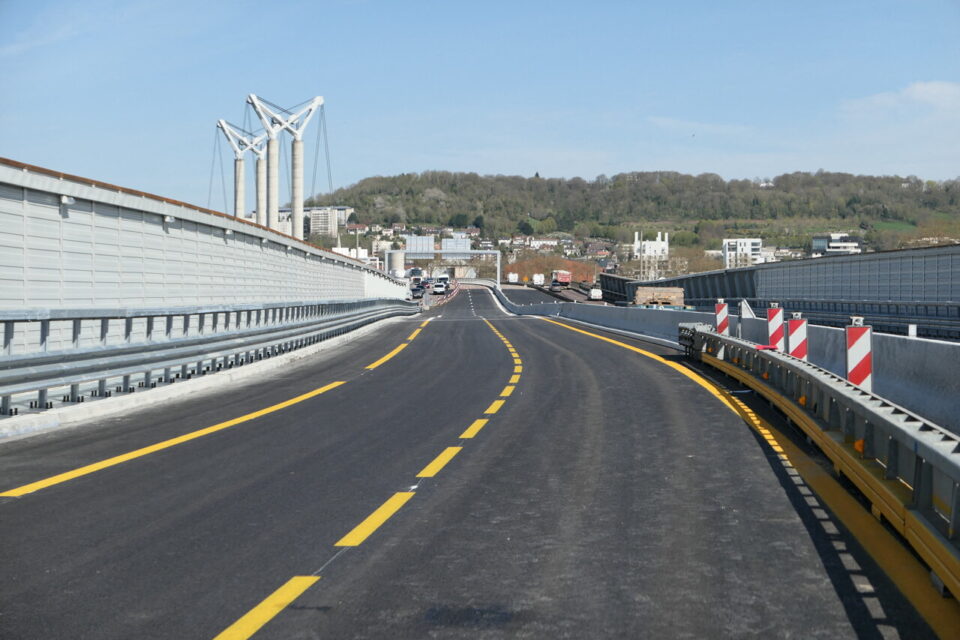 L'axe nord-sud qui permettra aux automobilistes qui viennent du pont Flaubert en direction de la rive gauche de Rouen d'accéder directement à la voie rapide Sud 3. 