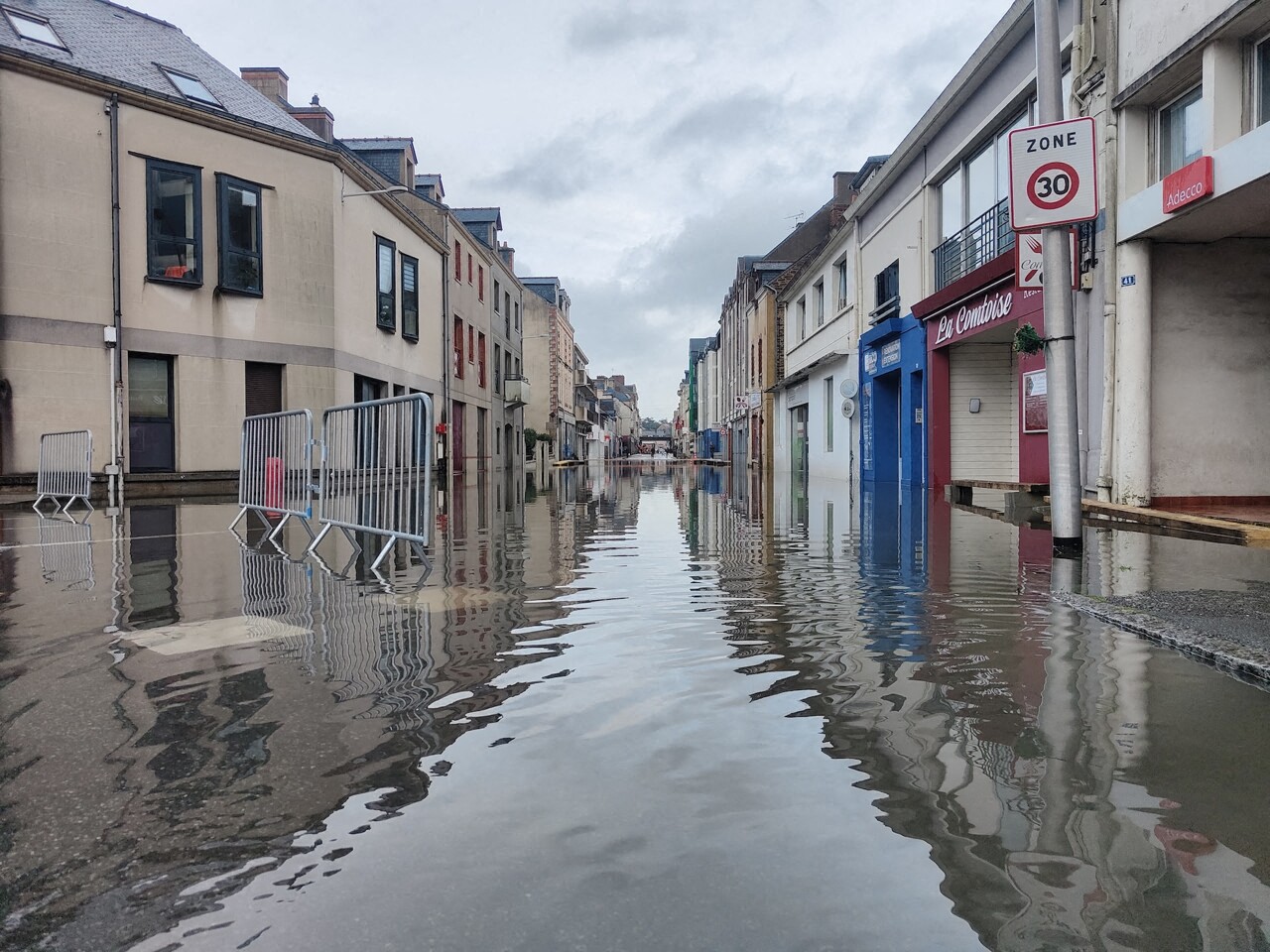 La Corrèze et la Dordogne placées en vigilance orange pour crues, une quarantaine de départements en alerte