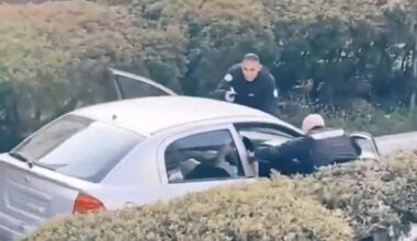 un conducteur repart, une policière blessée, la vidéo diffusée