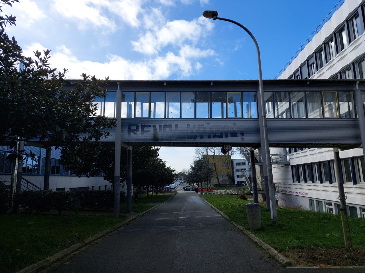 Malgré la contestation, Rennes 2 vote la suspension partielle de l'enseignement à distance