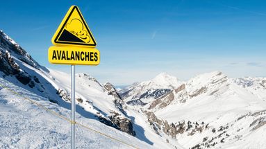 Neige en Savoie : une personne dans un état critique après avoir été ensevelie par une avalanche à Val Thorens