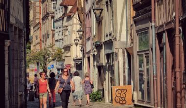 est-ce qu'on pourra faire ses courses à Rouen en ce jour férié ?