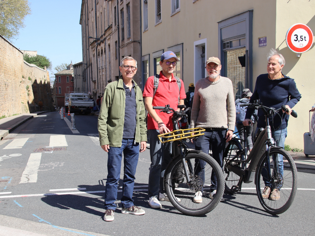 Lyon. Dans ce quartier, les habitants se mobilisent pour sauver une "vélo-rue" polémique
