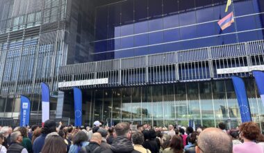 une foule unie contre la haine après l'attaque de La Grand-Combe