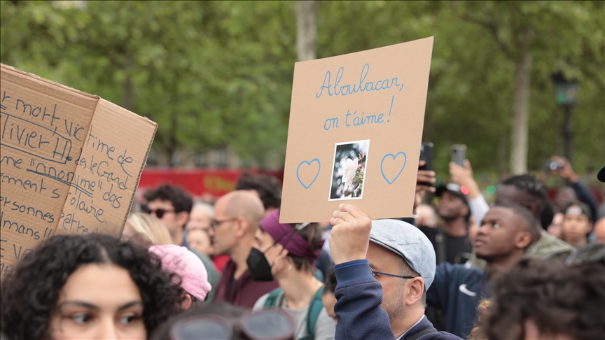 Rassemblement contre l'islamophobie à Paris après le meurtre dans une mosquée du Gard