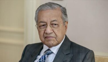Mahathir Mohamad : le monde « doit surmonter » la « peur » des États-Unis pour mettre fin au génocide à Gaza