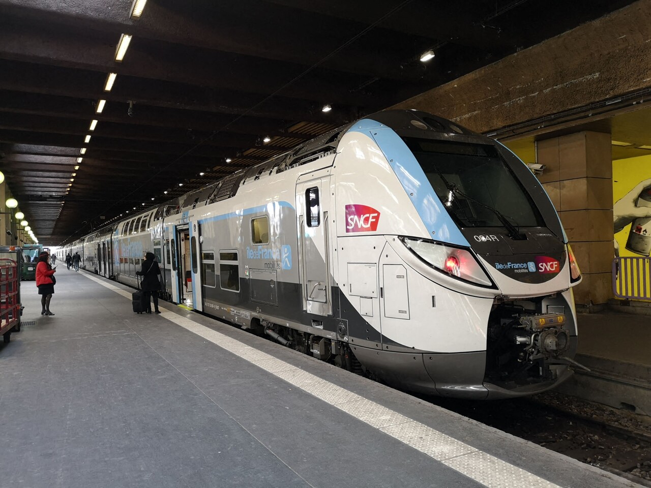 trafic interrompu sur la ligne R entre Paris gare de Lyon et Melun après un accident grave de personne