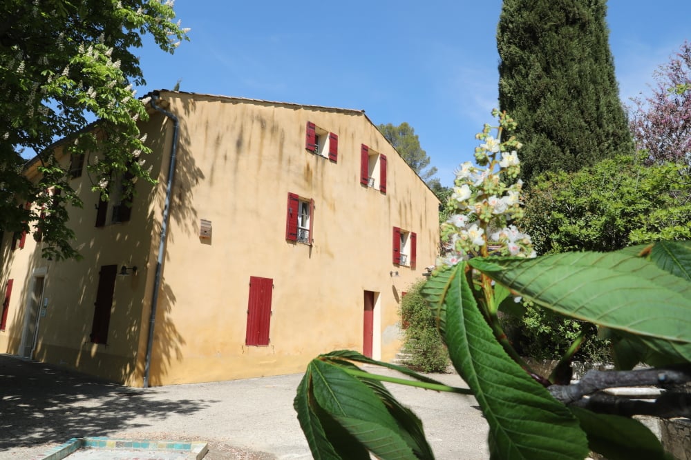 L’art contemporain fait une excursion au sein du patrimoine rural des Alpes-de-Haute-Provence