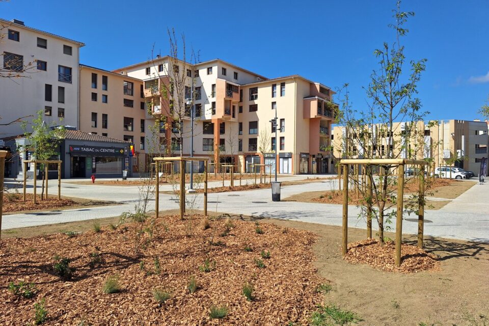 La place des Monts Dore.