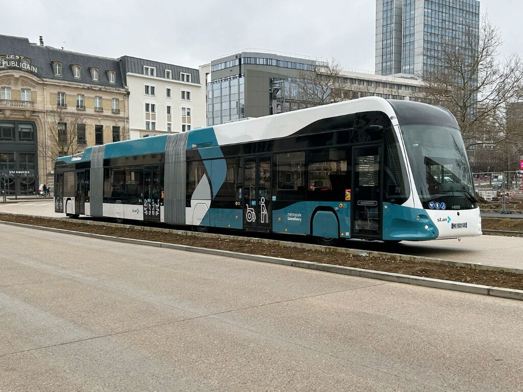 Pour éviter d'être stigmatisé, le "trolleybus" de Nancy va être renommé "tropbeaubus"