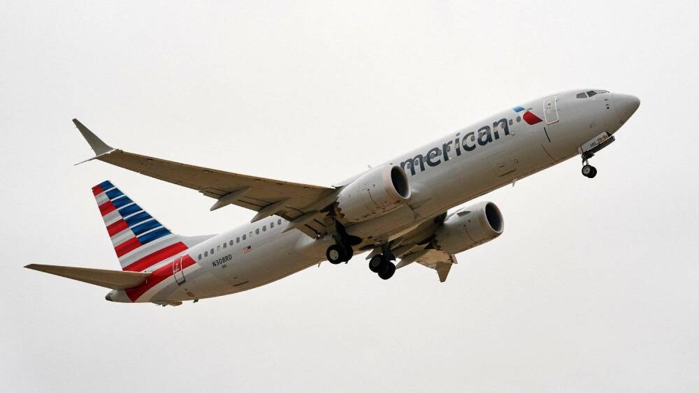 Un vol New York - Milan fait demi-tour à cause d'un passager incontrôlable, mécontent de ne pas avoir reçu son repas