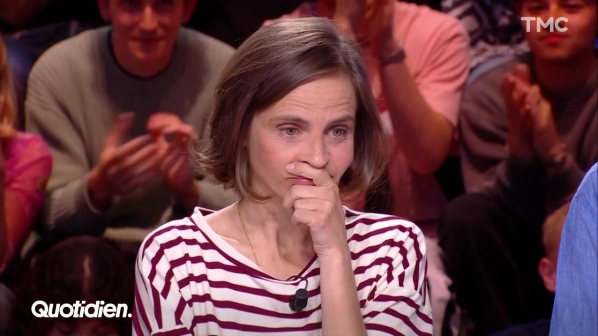 une invitée de Quotidien jette un froi ...