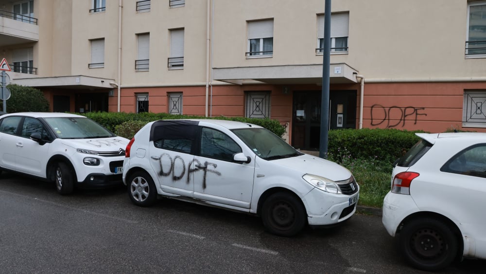 "Je suis partie avec ma voiture taguée", déplore une voisine
