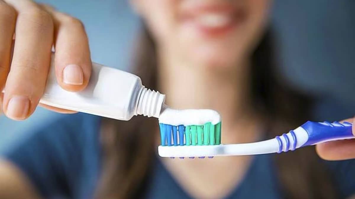 Ce geste que nous faisons tous avec la brosse à dents est très nocif pour la santé, les scientifiques alertent