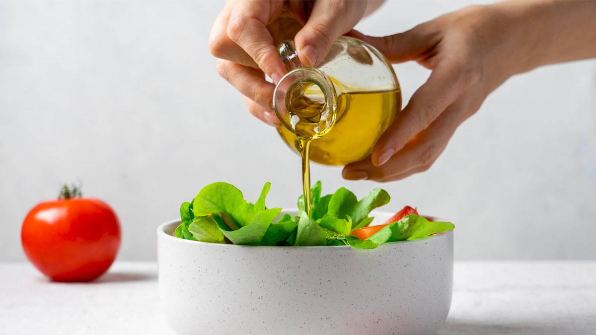 Ces huiles que nous utilisons tous en cuisine peuvent favoriser ce type de cancer