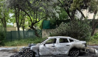 une voiture détruite par un incendie nocturne d'origine suspecte au Mas Drevon