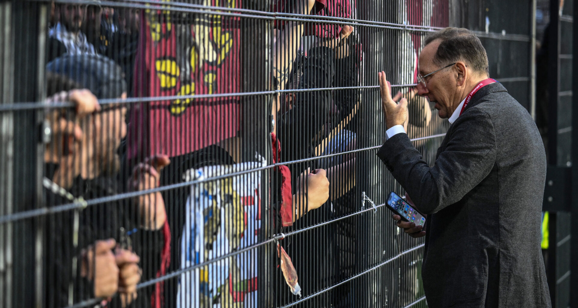les supporters de l'OL retiennent leur souffle