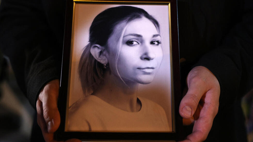 Victoria Roshchyna, dont le corps a été rapatrié le 14 février 2025, est la première journaliste ukrainienne à mourir en détention en Russie.