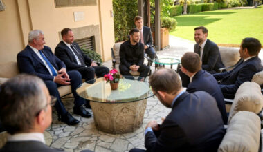 Ukraine: rencontre Zelensky-Vance à Rome, à la veille de l'appel attendu entre Trump et Poutine - 18/05/2025 à 20:53