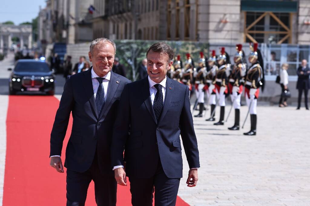 Macron et Tusk se jurent "assistance mutuelle" face à la Russie