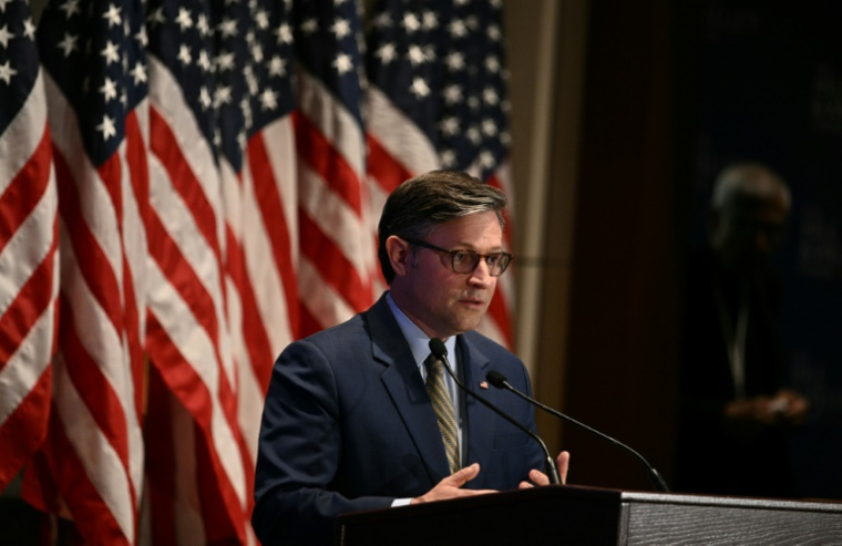 Le président républicain de la Chambre américaine des représentants, Mike Johnson, au Capitole de Washington, le 30 avril 2025  ( AFP / Brendan SMIALOWSKI )