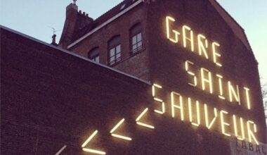 des séances de cinéma gratuites proposées le dimanche à la gare Saint-Sauveur !