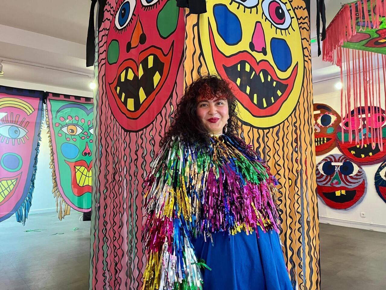 entrez dans le « Karnavalo » de Shen Özdemir dans cette expo gratuite