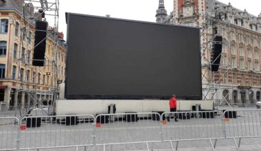 Lille. Pourquoi un immense écran est-il installé sur la place de l’opéra ?