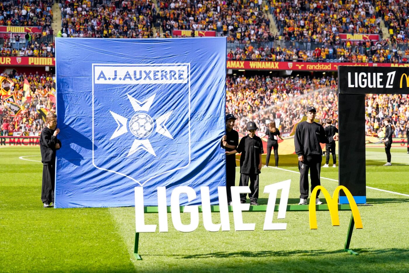 Feu vert de la DNCG pour l’AJ Auxerre et le PSG - France