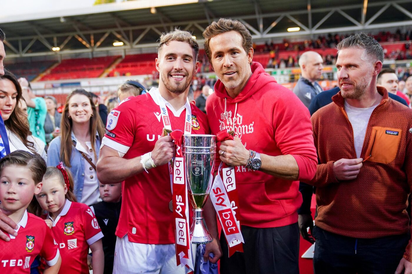 À Wrexham, Ryan Reynolds veut rester proche de ses joueurs - Angleterre - Wrexham AFC