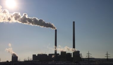 Climat : l'Europe "devrait quasiment atteindre son objectif" d'émissions de CO2 pour 2030 selon François Lenglet