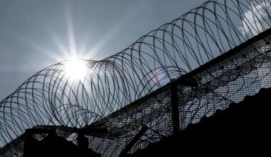 téléphone en prison et violation d’interdiction de contact, un homme de nouveau devant la justice