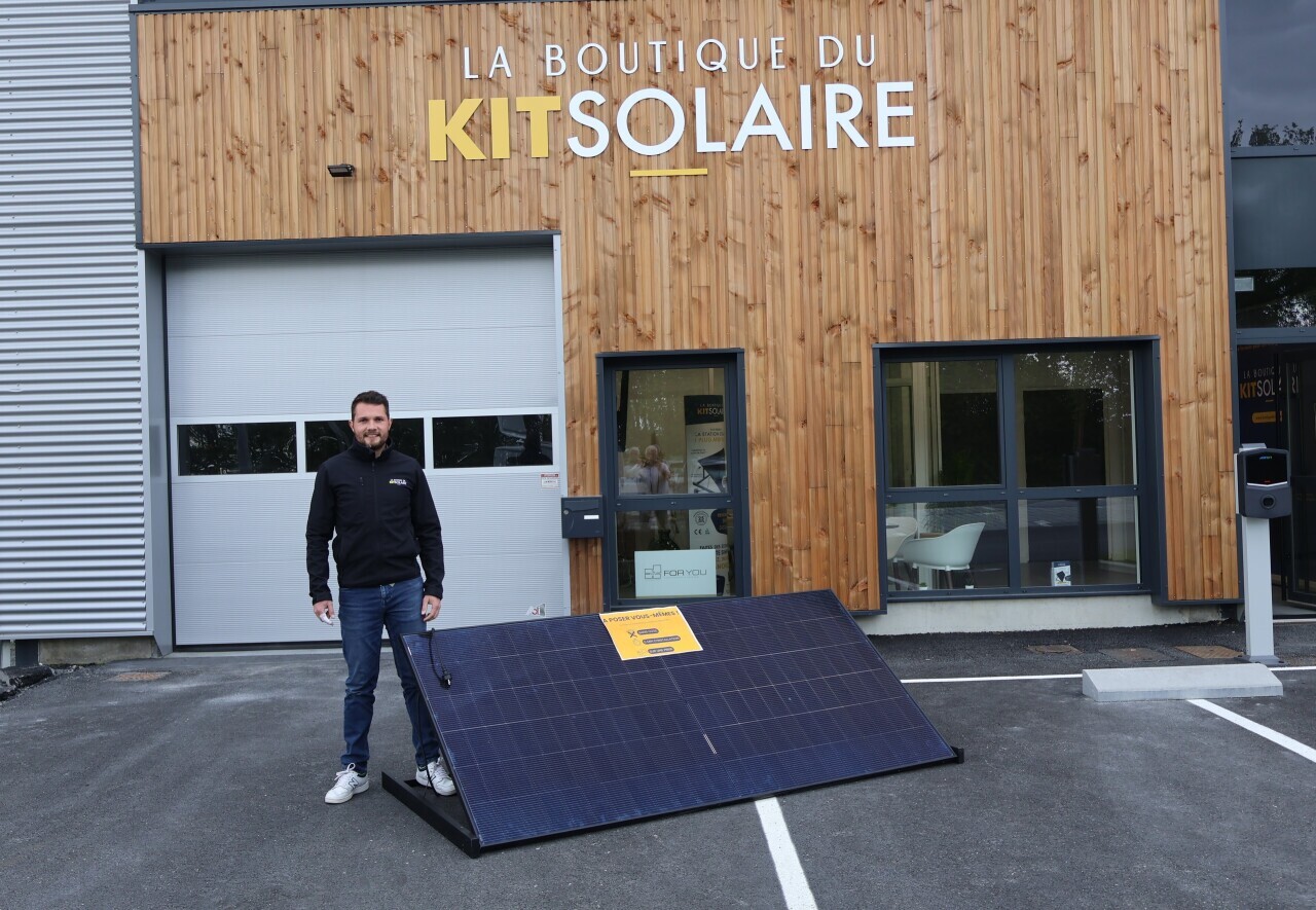 Près de Nantes, cette boutique propose des kits solaires à installer soi-même