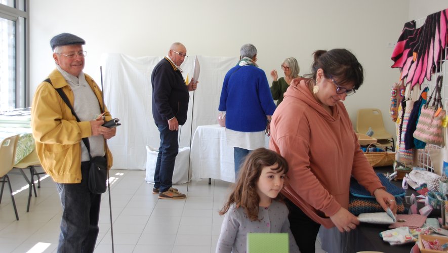 Cologne. Petit marché pour Livres & Partage